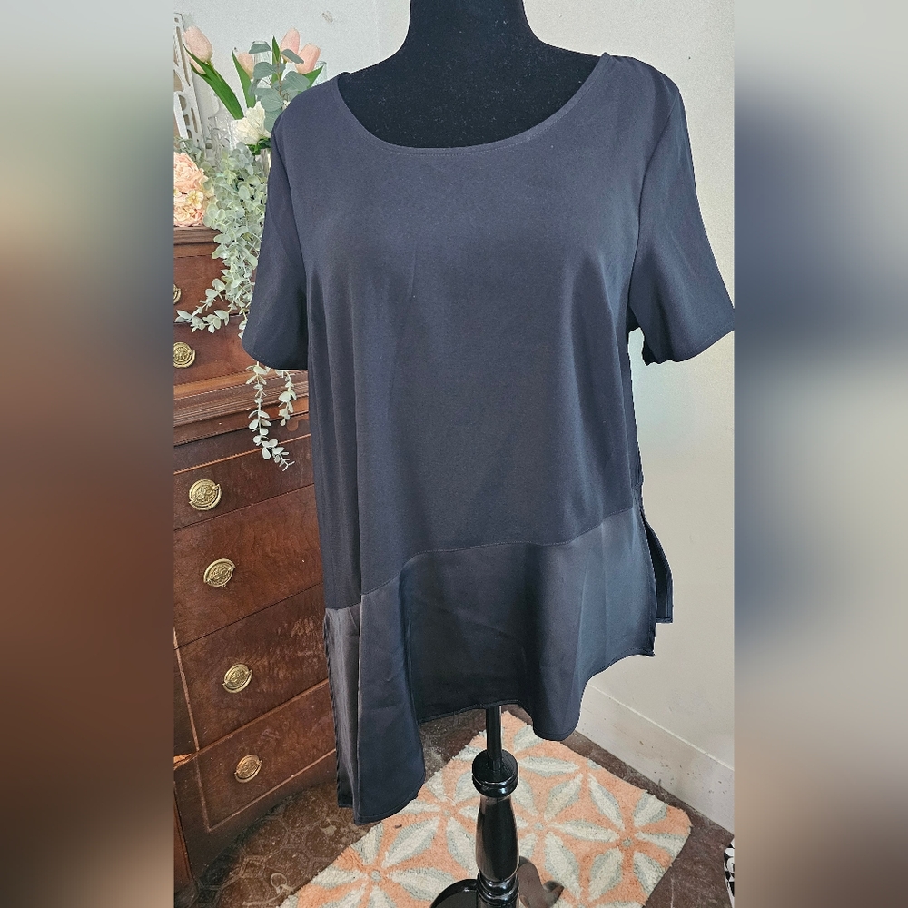 Black asymmetrical Rebel Wilson X Angels top 18W - Picture 1 of 7